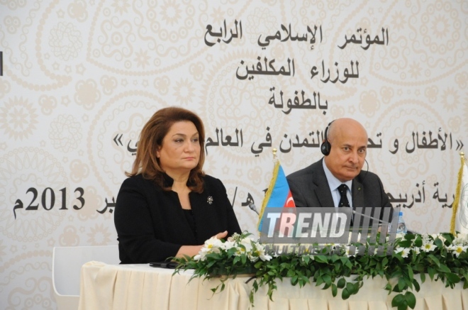 İSESCO-nun Uşaq məsələləri üzə məsul nazirlərinin "İslam dünyasında uşaqlar və urbanizasiya problemləri" adlı IV konfransı çərçivəsində Nazirlər Konfransı. Bakı, Azərbaycan, 11 noyabr 2013 