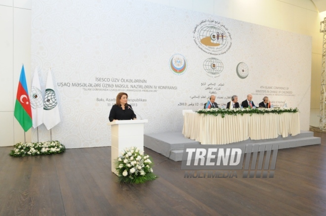 İSESCO-nun Uşaq məsələləri üzə məsul nazirlərinin "İslam dünyasında uşaqlar və urbanizasiya problemləri" adlı IV konfransı çərçivəsində Nazirlər Konfransı. Bakı, Azərbaycan, 11 noyabr 2013 