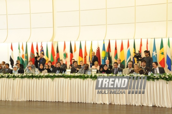 İSESCO-nun Uşaq məsələləri üzə məsul nazirlərinin "İslam dünyasında uşaqlar və urbanizasiya problemləri" adlı IV konfransı çərçivəsində Nazirlər Konfransı. Bakı, Azərbaycan, 11 noyabr 2013 