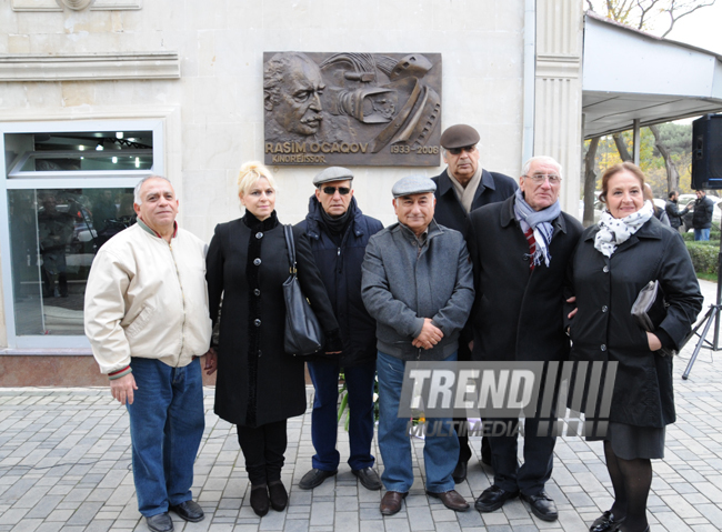 Открытие барельефа режиссера,  народного артиста Расима Оджагова. Баку, Азербайджан, 22 ноября 2013 г. 