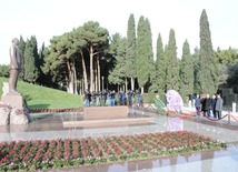 Prior to the event, party’s senior members visited the Alley of Honors, and laid a wreath on the grave of the national leader. Baku, Azerbaijan, Dec.11, 2013