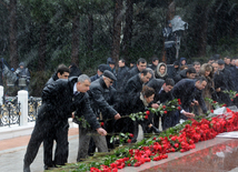 Azerbaijani public visits Alley of Honor on 10th anniversary of Heydar Aliyev’s demise. Baku, Azerbaijan, Dec.12, 2013