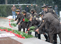 Azerbaijani public visits Alley of Honor on 10th anniversary of Heydar Aliyev’s demise. Baku, Azerbaijan, Dec.12, 2013