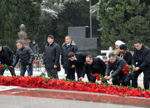 Azerbaijani public visits Alley of Honor on 10th anniversary of Heydar Aliyev’s demise. Baku, Azerbaijan, Dec.12, 2013