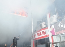 В результате пожара пострадавших нет. Баку, Азербайджан, 24 декабря 2013 г. 