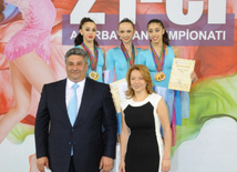 Gənclər və idman naziri Azad Rəhimov  və Milli komandanın Baş məşqçisi Mariana Vasilyeva Bədii gimnastika üzrə 21-ci Azərbaycan çempionatının bağlanış mərasimində. Bakı, Azərbaycan, 19 aprel 2014