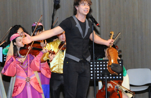 Concert of Alexander Rybak and students of the Gymnasium of Arts. Baku, Azerbaijan, May 15, 2014