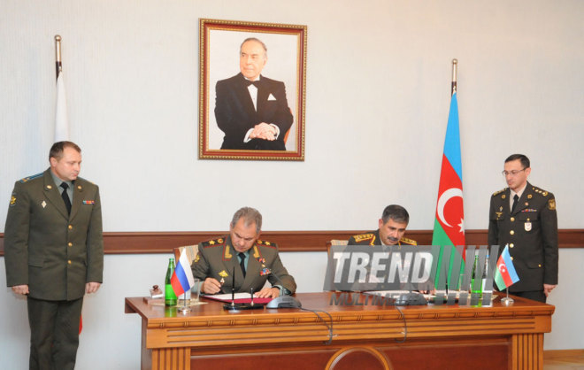 Azərbaycan və Rusiya müdafiə nazirlərinin görüşü. Bakı, Azərbaycan, 13 oktyabr 2014