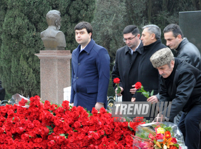 Azerbaijani public visits Alley of Honor on 11th anniversary of Heydar Aliyev’s death. Baku, Azerbaijan, Dec.12, 2014