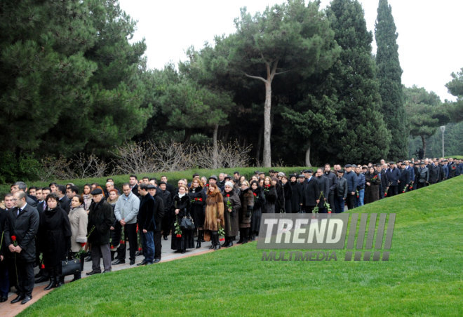 Azerbaijani public visits Alley of Honor on 11th anniversary of Heydar Aliyev’s death. Baku, Azerbaijan, Dec.12, 2014
