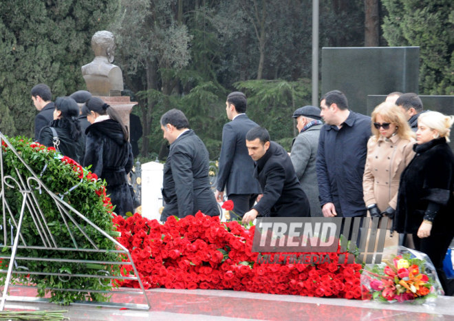 Azerbaijani public visits Alley of Honor on 11th anniversary of Heydar Aliyev’s death. Baku, Azerbaijan, Dec.12, 2014
