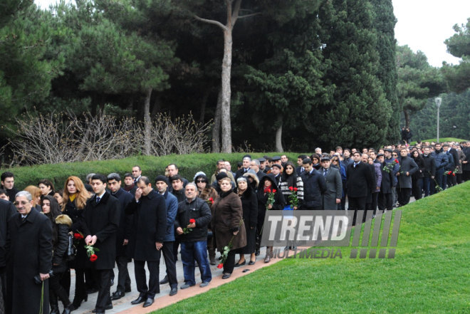 Azerbaijani public visits Alley of Honor on 11th anniversary of Heydar Aliyev’s death. Baku, Azerbaijan, Dec.12, 2014