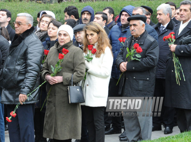 Azerbaijani public visits Alley of Honor on 11th anniversary of Heydar Aliyev’s death. Baku, Azerbaijan, Dec.12, 2014