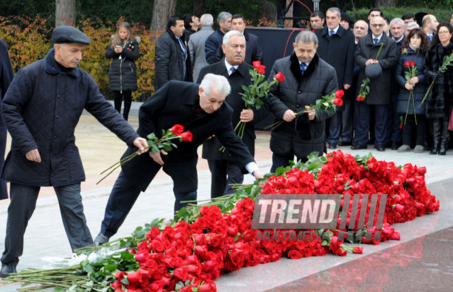 Azerbaijani public visits Alley of Honor on 11th anniversary of Heydar Aliyev’s death. Baku, Azerbaijan, Dec.12, 2014