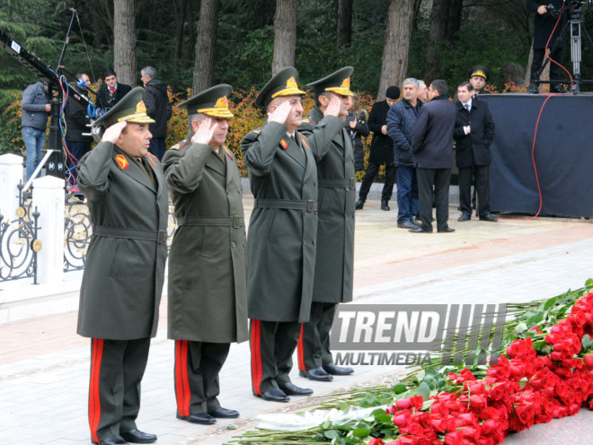 Azerbaijani public visits Alley of Honor on 11th anniversary of Heydar Aliyev’s death. Baku, Azerbaijan, Dec.12, 2014