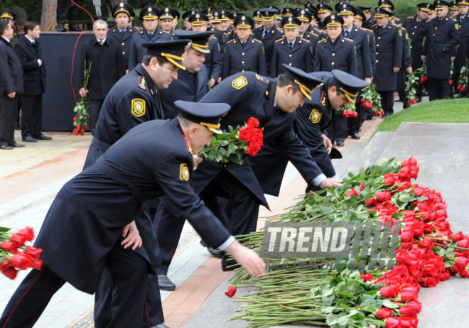 Azerbaijani public visits Alley of Honor on 11th anniversary of Heydar Aliyev’s death. Baku, Azerbaijan, Dec.12, 2014