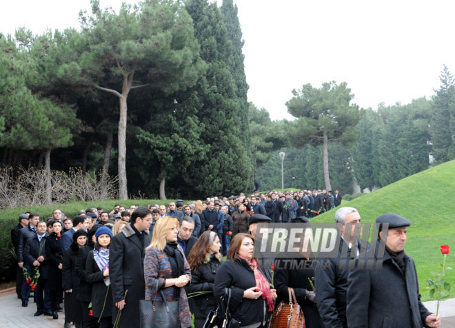 Azerbaijani public visits Alley of Honor on 11th anniversary of Heydar Aliyev’s death. Baku, Azerbaijan, Dec.12, 2014