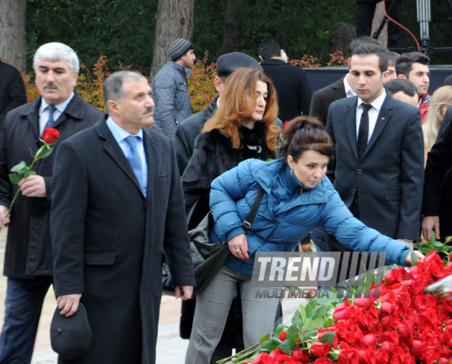 Azerbaijani public visits Alley of Honor on 11th anniversary of Heydar Aliyev’s death. Baku, Azerbaijan, Dec.12, 2014