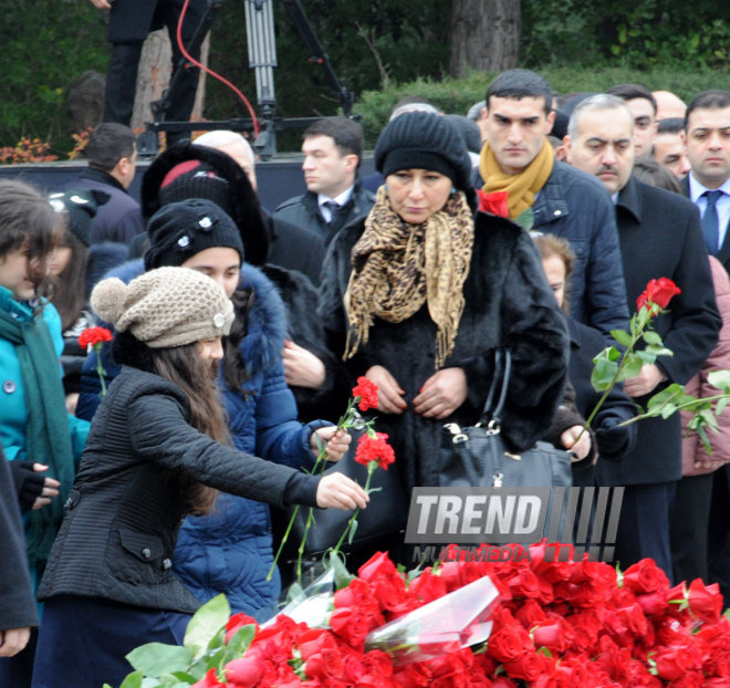 Azerbaijani public visits Alley of Honor on 11th anniversary of Heydar Aliyev’s death. Baku, Azerbaijan, Dec.12, 2014
