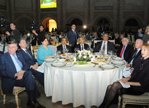 Gənclər və İdman Nazirliyinin təşkilatçılığı ilə "Buta Palace"-da təşkil olunan tədbirdə Prezident Administrasiyası İctimai-siyasi məsələlər şöbəsinin müdiri Əli Həsənov, gənclər və idman naziri Azad Rəhimov, nazir müavinləri, gənclər təşkilatlarının rəhbərləri, fəal gənclər və digər qonaqlar iştirak ediblər. Bakı, Azərbaycan, 02 fevral 2015 