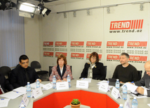 “Dəyirmi masa” iştirakçıları, həmçinin dünyanın qabaqcıl dövlətlərinin radikal qüvvələrlə mübarizədə birləşməsinin zəruriliyini qeyd ediblər. Trend BİA, Bakı, Azərbaycan, 03 mart 2015 