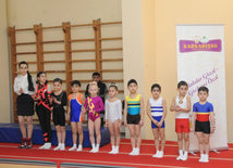 Bakı Gimnastika Məktəbində 6 və yuxarı yaş kateqoriyasında batutda tullanma üzrə ilk yarışlar keçirilib. Azərbaycan, 16 mart 2015