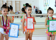 Bakı Gimnastika Məktəbinin idmançı qızları bütün mükafat kateqoriyalarında təmsil olunublar. Bakı, Azərbaycan, 07 aprel 2015 