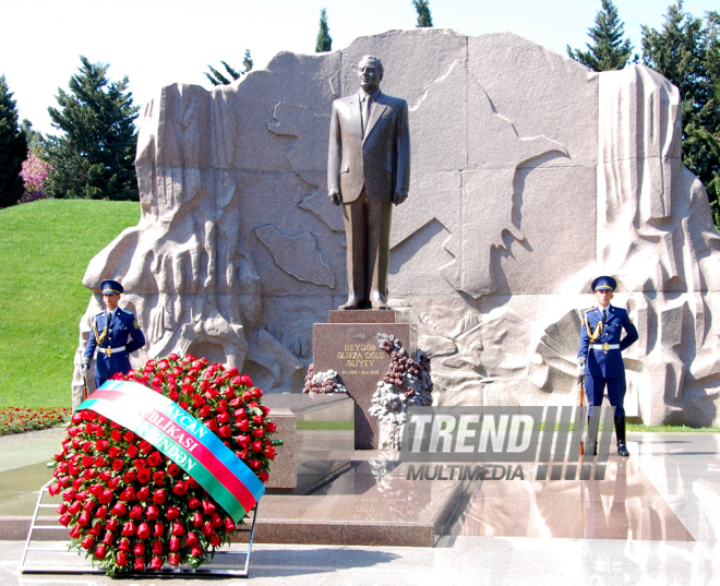 Azerbaijan’s public marks 92nd anniversary of birth of national leader Heydar Aliyev. Baku, Azerbaijan, May 10, 2015

