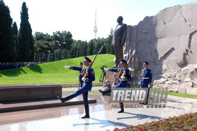 Azerbaijan’s public marks 92nd anniversary of birth of national leader Heydar Aliyev. Baku, Azerbaijan, May 10, 2015

