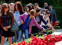 Azerbaijan’s public marks 92nd anniversary of birth of national leader Heydar Aliyev. Baku, Azerbaijan, May 10, 2015