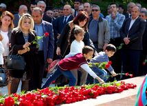 Azerbaijan’s public marks 92nd anniversary of birth of national leader Heydar Aliyev. Baku, Azerbaijan, May 10, 2015