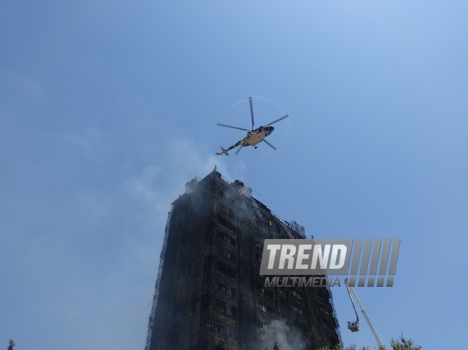 Пожар, произошедший в многоэтажном здании на проспекте Азадлыг в Баку, локализован. Азербайджан, 19 мая 2015 г.