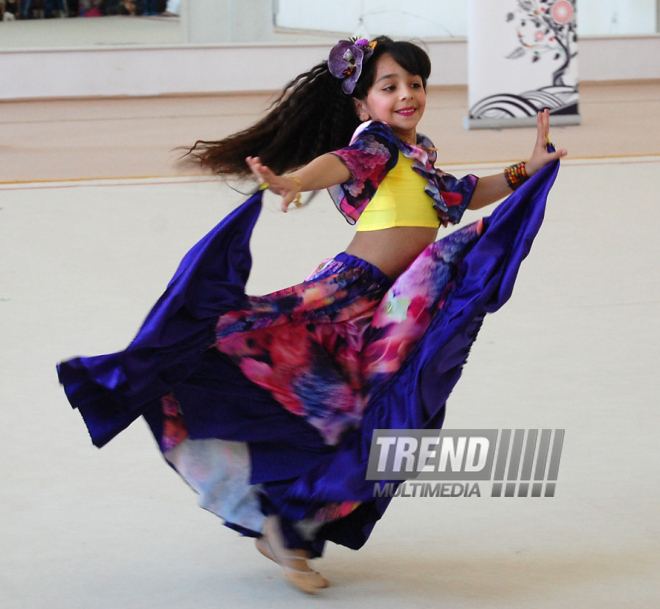 Bakı Gimnastika Məktəbində bədii gimnastika üzrə festival yarışları. Azərbaycan, 19 may 2015