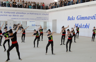 Bakı Gimnastika Məktəbində bədii gimnastika üzrə festival yarışları. Azərbaycan, 19 may 2015