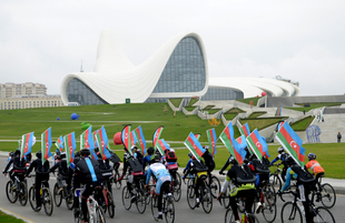 Baku hosts cycling race under “Our Flag – Source of Our Proud!” motto. Azerbaijan, Nov.02, 2015 