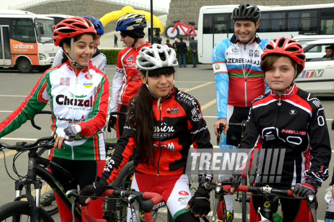 Baku hosts cycling race under “Our Flag – Source of Our Proud!” motto. Azerbaijan, Nov.02, 2015 