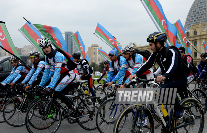 Baku hosts cycling race under “Our Flag – Source of Our Proud!” motto. Azerbaijan, Nov.02, 2015 