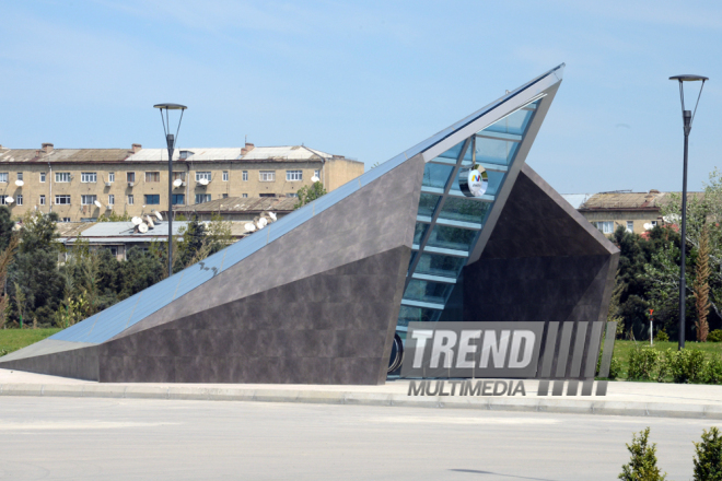 Newly opened "Avtovaghzal" and "Memar Ajami" metro stations in Baku. Azerbaijan, Baku, 19 apr. 2016