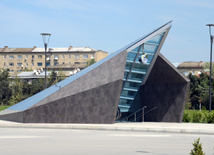 Newly opened "Avtovaghzal" and "Memar Ajami" metro stations in Baku. Azerbaijan, Baku, 19 apr. 2016