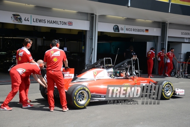 Bakıda "Formula 1"-in texniki personalı yürüş ərəfəsində. Azərbaycan, Bakı, 18 iyun 2016