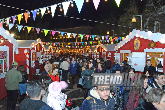 Bakı Yeni İli qeyd etməyə hazırlaşır. Azərbaycan, Bakı, 19 dekabr 2016