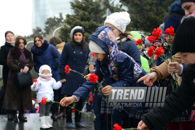 Azerbaijani pupils honor blessed memory of January 20 tragedy victims. Baku, 19 Jan. 2017