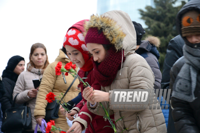 Azerbaijani pupils honor blessed memory of January 20 tragedy victims. Baku, 19 Jan. 2017