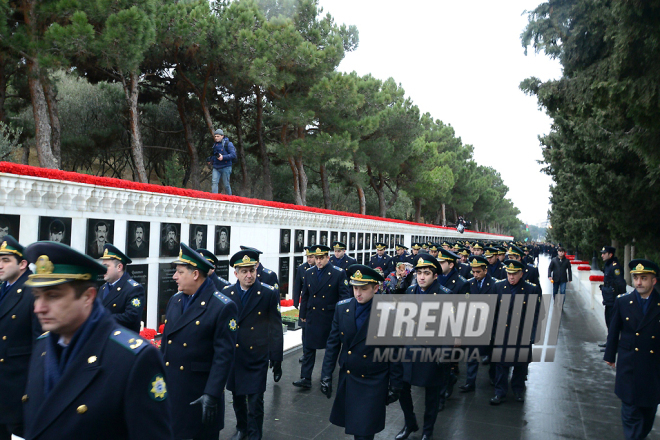 Azerbaijanis honor January 20 tragedy victims. Baku, 20 Jan. 2017