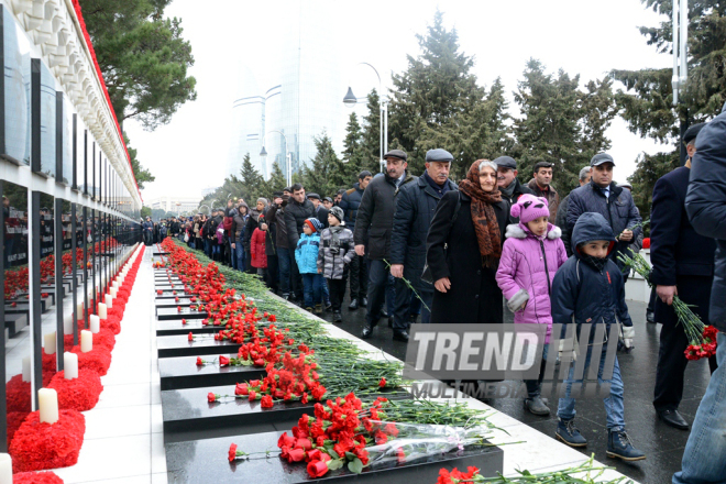 Azerbaijanis honor January 20 tragedy victims. Baku, 20 Jan. 2017