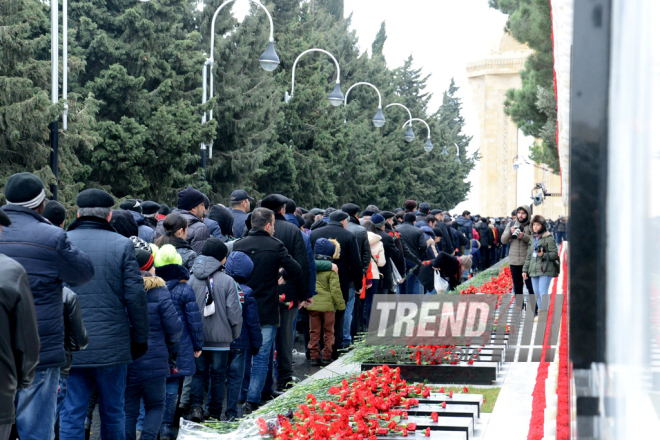 Azerbaijanis honor January 20 tragedy victims. Baku, 20 Jan. 2017