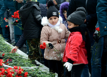 Azerbaijanis honor January 20 tragedy victims