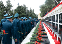 Azerbaijanis honor January 20 tragedy victims