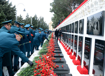 Azerbaijanis honor January 20 tragedy victims