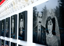 Azerbaijanis honor January 20 tragedy victims